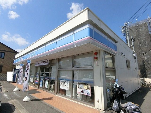 近くのローソン 大垣鶴見町店まで107m（徒歩2分）