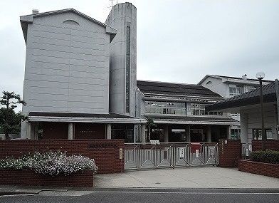 近くの東原中学校まで900m（徒歩12分）