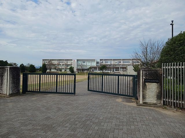 近くの城里町立 常北中学校まで849m(徒歩11分)