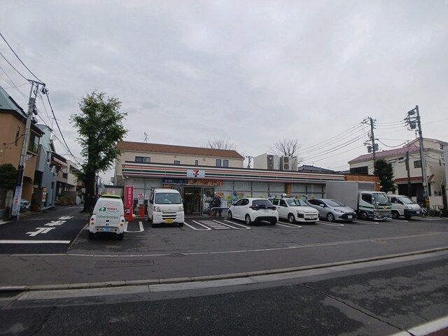 近くのセブンイレブンまで182m（徒歩3分）