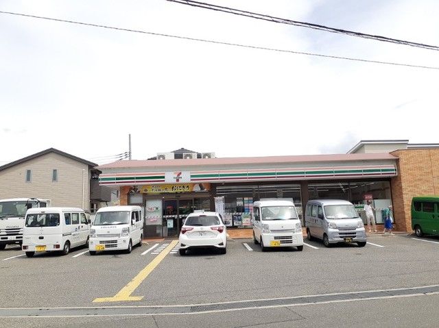 近くのセブンイレブンまで350m(徒歩5分)