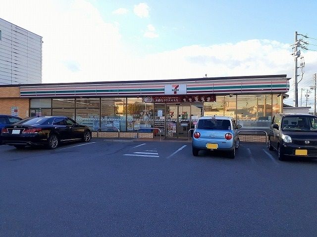 近くのセブンイレブン半田宮本町店まで520m(徒歩7分)