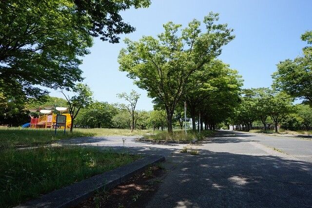 近くの本城公園まで250m（徒歩4分）