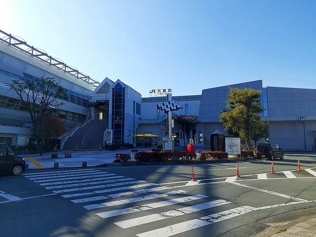 近くの天童駅まで400m（徒歩5分）