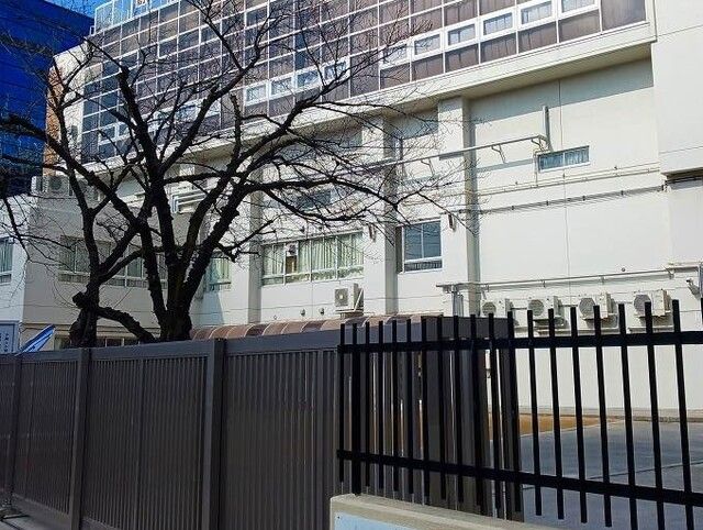 近くの荒川区立第三日暮里小学校まで350m(徒歩5分)