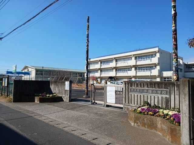 近くの市原市立千種小学校まで550m（徒歩7分）