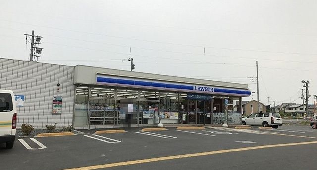 近くのローソン鎌塚北店まで700m（徒歩9分）