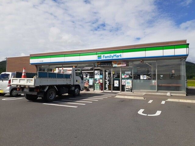 近くのファミリーマート つくば小田店まで1,450m（徒歩19分）