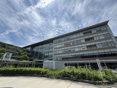 近くの京都市　右京区役所まで640m（徒歩8分）