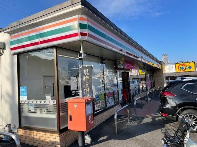 近くのセブンイレブン地御前北3丁目店まで550m（徒歩7分）