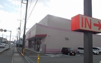近くのしまむら谷田店まで750m（徒歩10分）