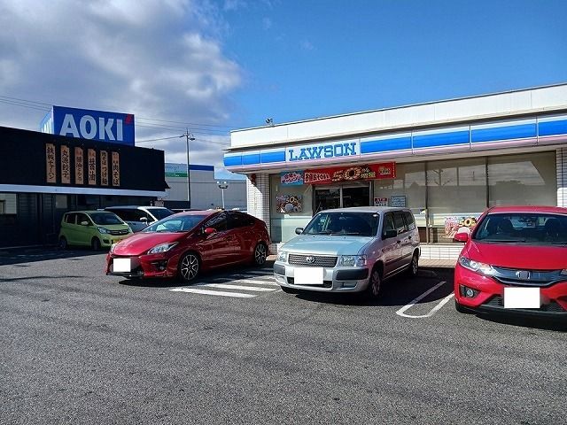 近くのローソンまで950m（徒歩12分）