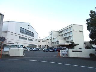 近くの静岡西高校まで30m（徒歩1分）