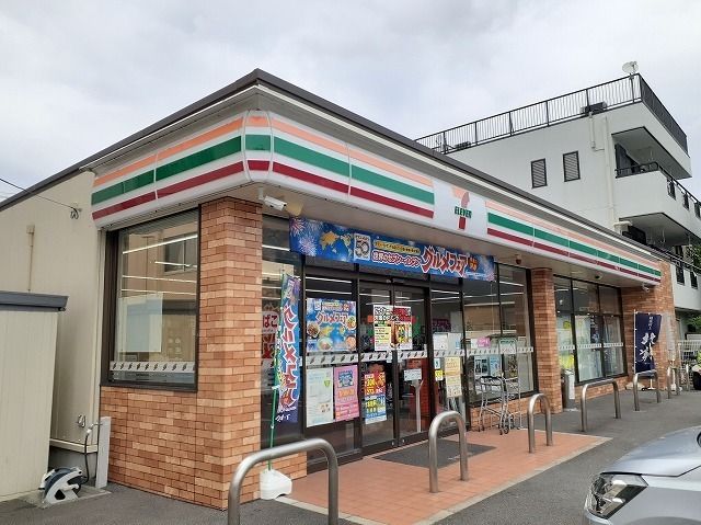 近くのセブンイレブンまで200m(徒歩3分)