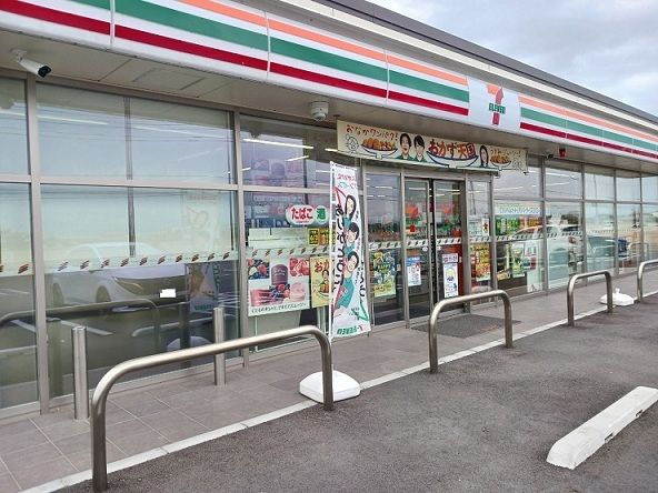 近くのセブンイレブン玉村上福島店まで400m(徒歩5分)