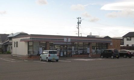 近くのセブンイレブン本館3丁目店まで500m(徒歩7分)