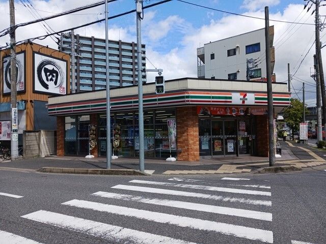 近くのセブンイレブン船橋大神宮下店まで300m（徒歩4分）
