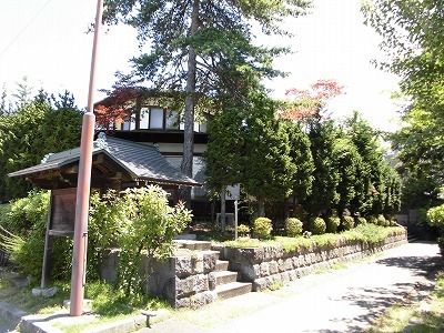 近くの天然温泉八百坊まで850m（徒歩11分）