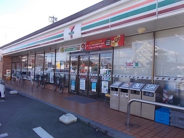 近くのセブンイレブン岐阜領下２丁目店まで950m（徒歩12分）