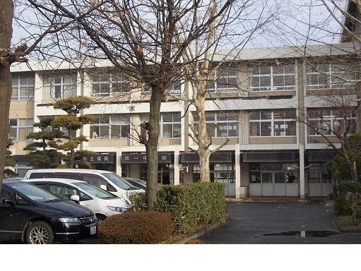近くの福島市立福島第一中学校まで1,100m（徒歩14分）
