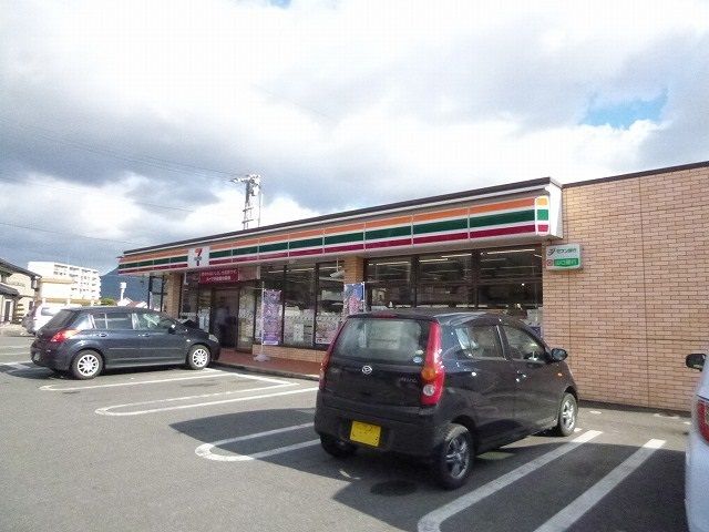 近くのセブンイレブン防府大崎店まで650m（徒歩9分）