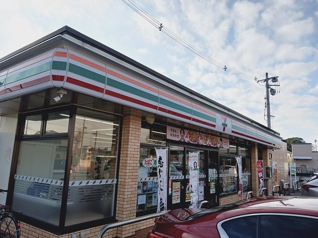近くのセブンイレブン高野山店まで163m（徒歩3分）