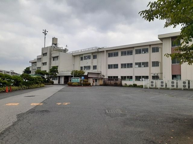 近くの久喜市立菖蒲小学校まで750m（徒歩10分）