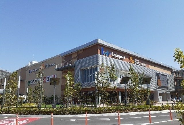 近くのららぽーと門真店様まで2,100m（徒歩27分）