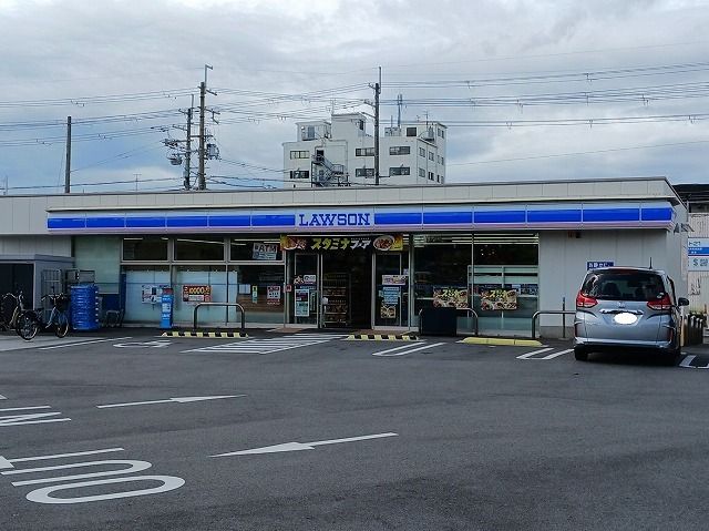 近くのローソン　八尾太田七丁目店まで750m（徒歩10分）