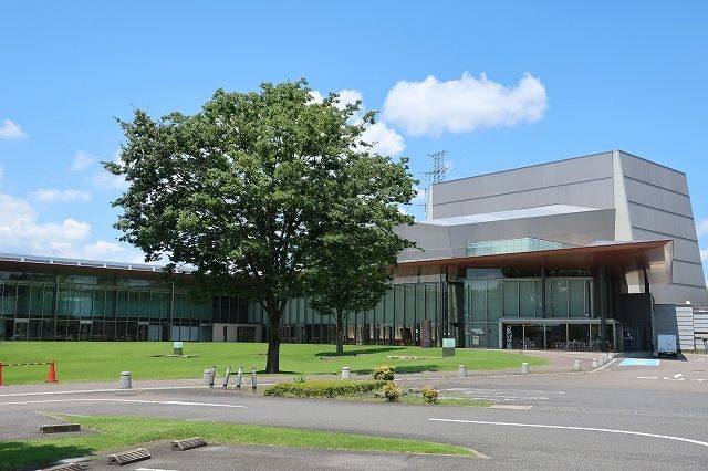 近くの可児市文化創造センターまで800m(徒歩10分)