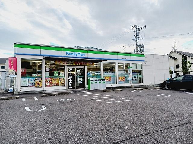 近くのファミリーマート岐阜旦島店まで290m(徒歩4分)