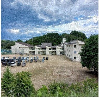 近くの宮古市立千徳小学校まで981m（徒歩13分）