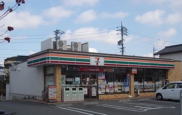 近くのセブンイレブンまで450m（徒歩6分）