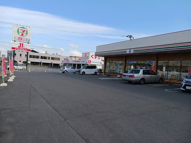 近くのセブンイレブン大村松並1丁目店まで725m（徒歩10分）