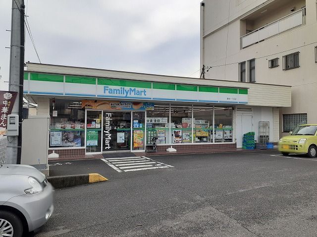 近くのファミリーマート 藤枝一丁目店まで500m(徒歩7分)