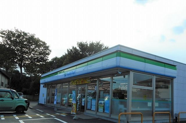 近くのファミリーマート 狭山東三ツ木まで350m（徒歩5分）
