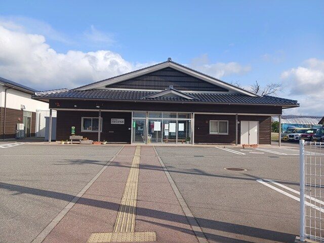 近くの高松こども園まで2,000m（徒歩25分）