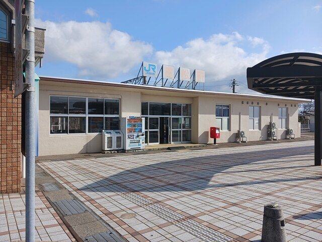 近くの高松駅まで2,300m（徒歩29分）
