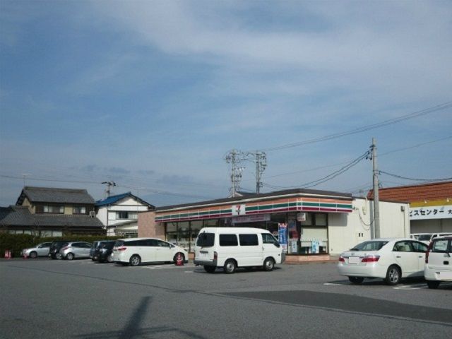 近くのセブンイレブン大垣中川町4丁目まで574m（徒歩8分）