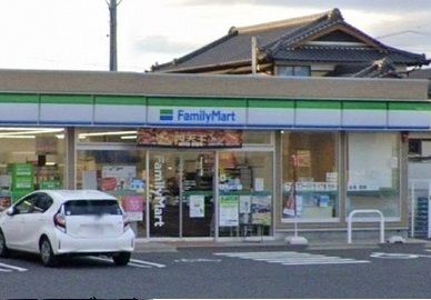 近くのファミリーマート井ヶ谷町店まで500m(徒歩7分)