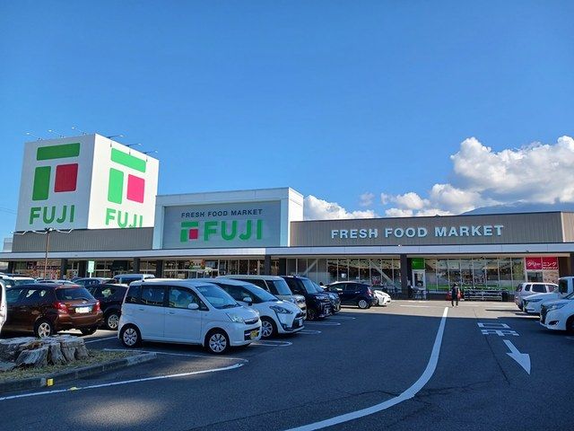 近くのフジ 新居浜駅前店まで700m(徒歩9分)