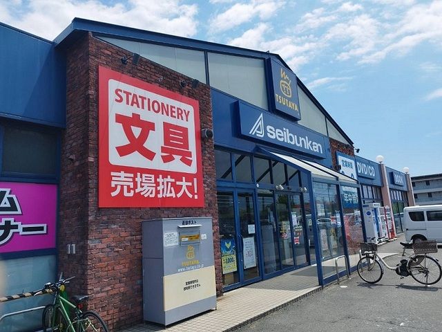 近くの精文館まで900m（徒歩12分）