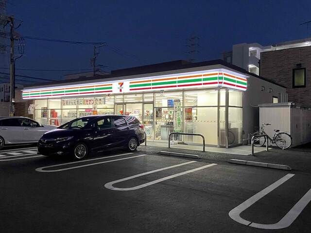 近くのセブンイレブンまで130m（徒歩2分）