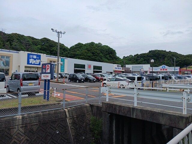 近くのアクロスプラザ諫早店まで710m(徒歩9分)