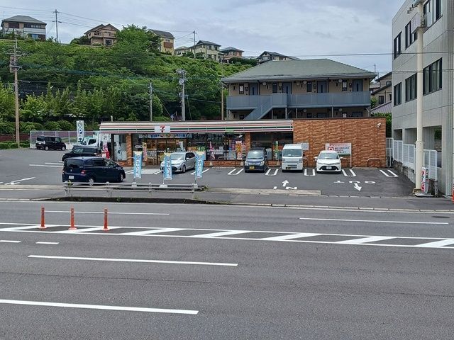 近くのセブンイレブン諫早久山台店まで674m(徒歩9分)
