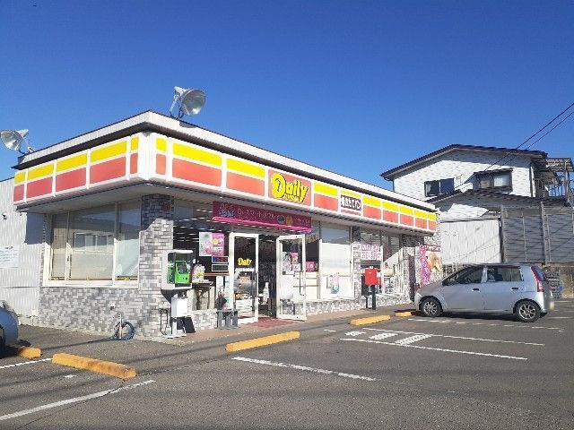 近くのデイリーヤマザキ茅野運動公園前まで540m（徒歩7分）