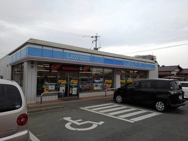 近くのローソン久留米湯納楚店まで1,300m（徒歩17分）