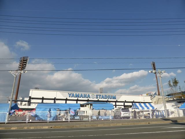 近くのヤマハスタジアムまで1,300m（徒歩17分）