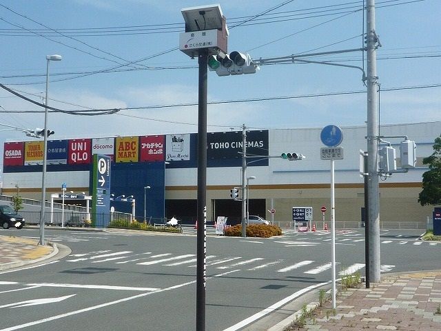近くのららぽーと磐田店まで5,800m（徒歩73分）