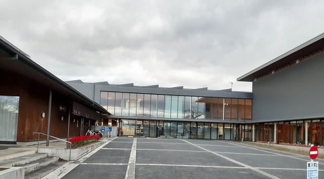 近くの福島市役所　飯坂支所まで280m（徒歩4分）